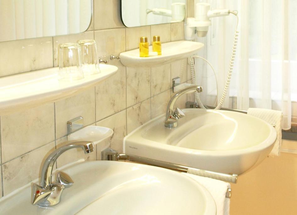 Heidehotel Waldhuette Тельгте Номер фото